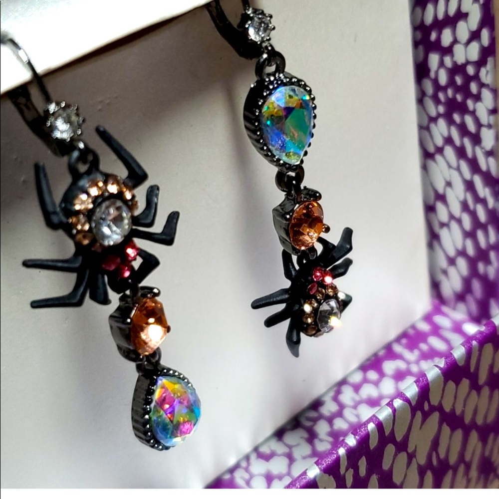 New Betsey-Johnson Spider Mismatch Earrings - Picture 10 of 17
